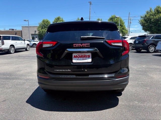Certified 2024 GMC Terrain SLE w/ LPO, Floor Liner Package FWD image 5