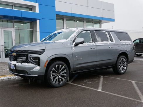 New 2026 Chevrolet Suburban High Country AWD/4WD image 2