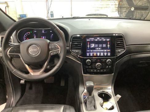 Used 2019 Jeep Grand Cherokee Limited image 12