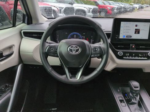 Certified 2026 Toyota Corolla Cross LE FWD image 15