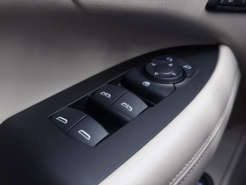 Used 2017 Buick LaCrosse Essence image 48