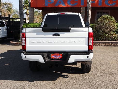 Used 2022 Ford F250 XLT w/ Black Appearance Package image 7