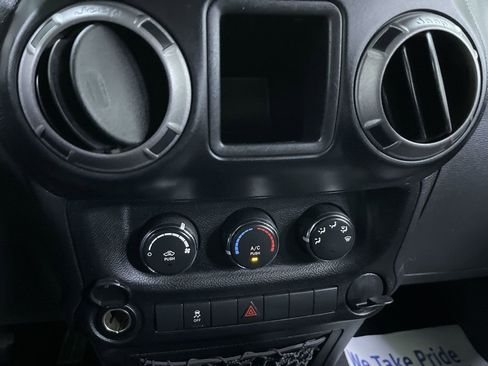 Used 2013 Jeep Wrangler Unlimited Sport image 22