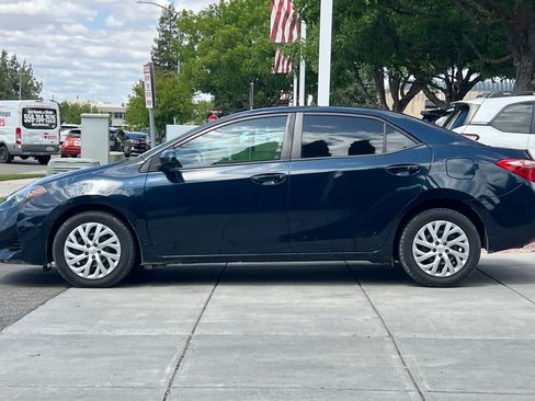 Used 2017 Toyota Corolla LE w/ Carpet Mat Package (TMS) FWD image 6
