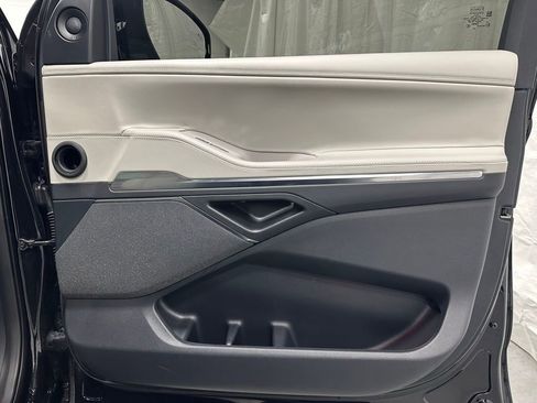 Used 2025 Lincoln Navigator Reserve image 63