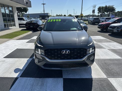 Used 2023 Hyundai Santa Fe SEL FWD image 2