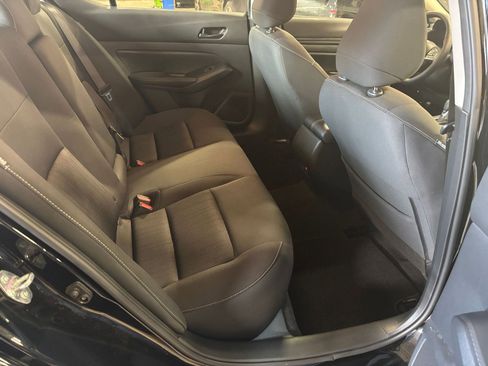 Used 2025 Nissan Altima 2.5 SV image 39