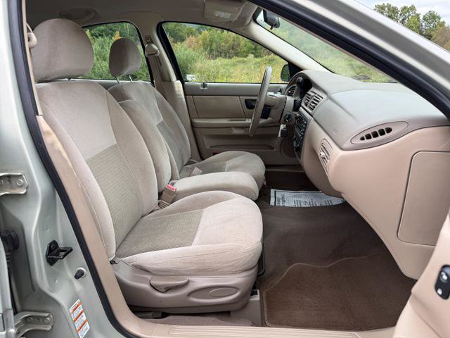 Used 2005 Ford Taurus SE FWD image 19