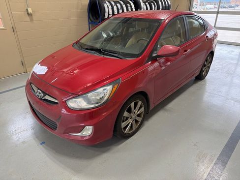 Used 2013 Hyundai Accent GLS w/ Premium Pkg image 3