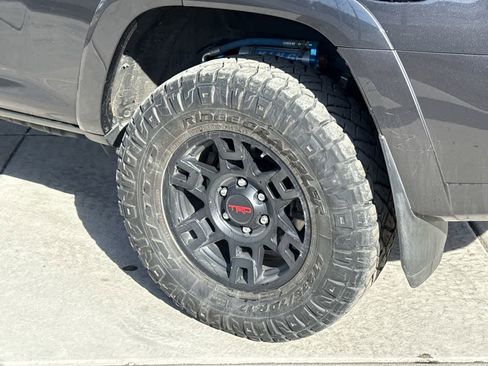 Used 2021 Toyota 4Runner Venture image 8