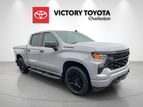 Used 2024 Chevrolet Silverado 1500 Custom w/ Turbomax Blackout Package image 5