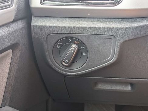 Used 2022 Volkswagen Atlas SE FWD image 24