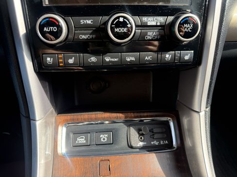 Used 2021 Subaru Ascent Touring w/ Popular Package #2A image 32