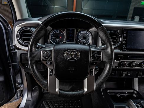 Used 2021 Toyota Tacoma SR5 RWD image 18