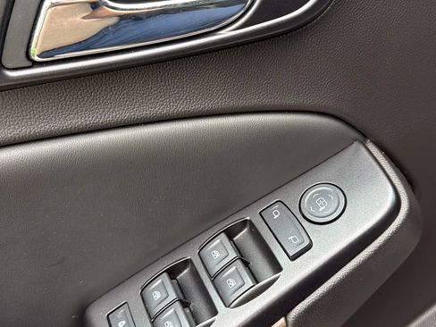 Used 2016 Chevrolet Suburban LS RWD image 13