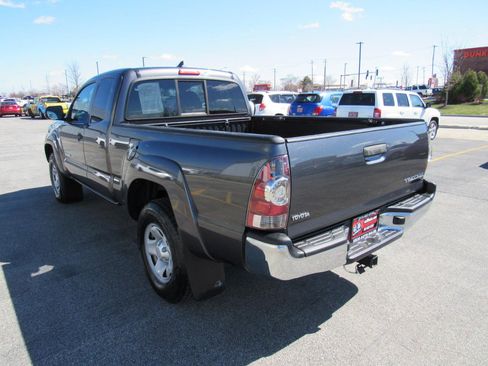 Used 2014 Toyota Tacoma 4x4 Access Cab w/ SR5 Package image 4