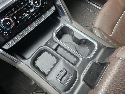 Used 2024 GMC Sierra 2500 Denali w/ Denali Reserve Package image 15