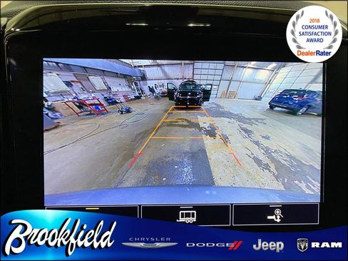 Used 2023 Chevrolet Traverse LT image 24