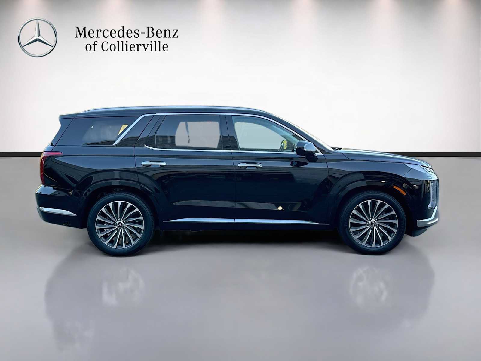Used 2023 Hyundai Palisade Calligraphy w/ Cargo Package AWD/4WD image 4