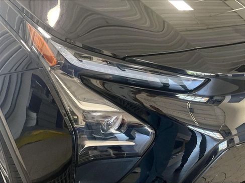 Used 2023 Chevrolet Bolt LT FWD image 32