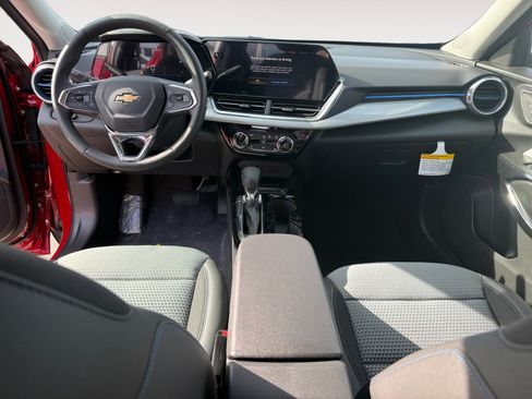 New 2026 Chevrolet Trax LT w/ Driver Confidence Package image 10