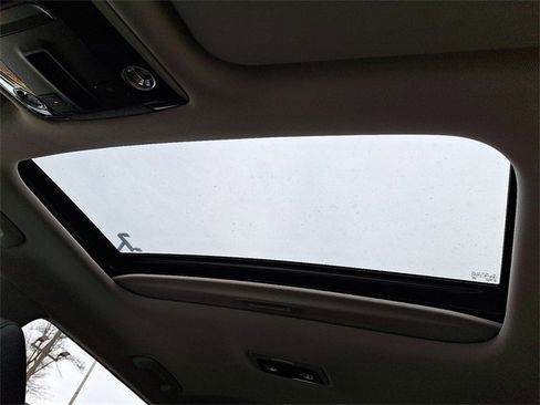 Certified 2025 Kia Seltos SX w/ SX Sunroof Package image 14