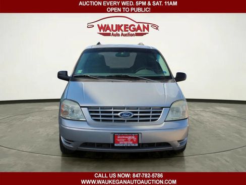 Used 2006 Ford Freestar SE FWD image 2
