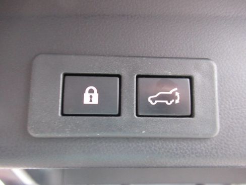 Used 2023 Subaru Ascent Limited AWD/4WD image 15