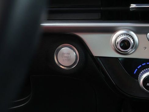 Used 2025 Kia Telluride S image 37