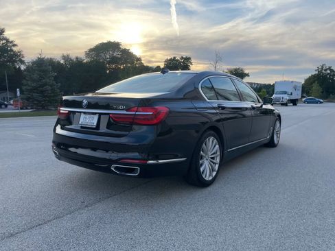 Used 2017 BMW 740i image 5