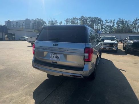 Used 2024 Ford Expedition Max XLT image 6