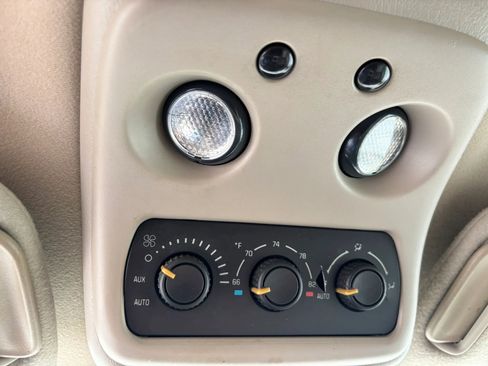 Used 2003 Chevrolet Suburban 2500 LS w/ LS Preferred Equipment Group image 23