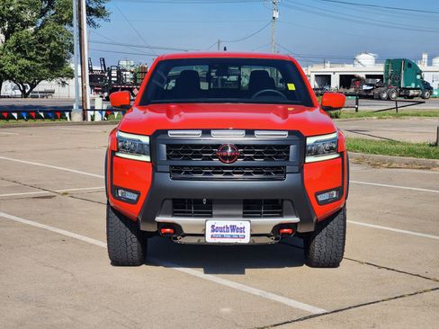 Used 2025 Nissan Frontier PRO-4X image 6