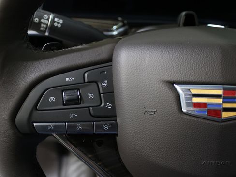 Used 2023 Cadillac Escalade ESV Premium Luxury w/ Performance Package AWD/4WD image 34
