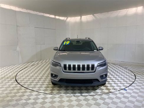 Used 2019 Jeep Cherokee Latitude w/ Cold Weather Group image 21
