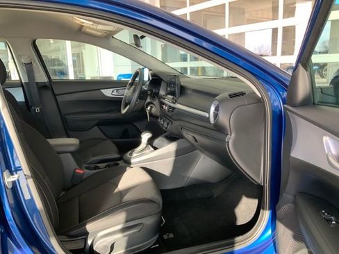 Used 2024 Kia Forte LXS w/ LXS Technology Package image 16