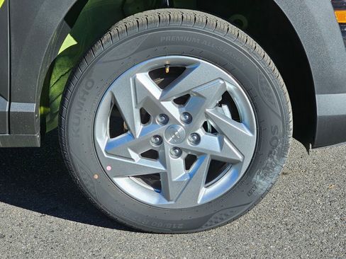 New 2026 Hyundai Kona SE image 9