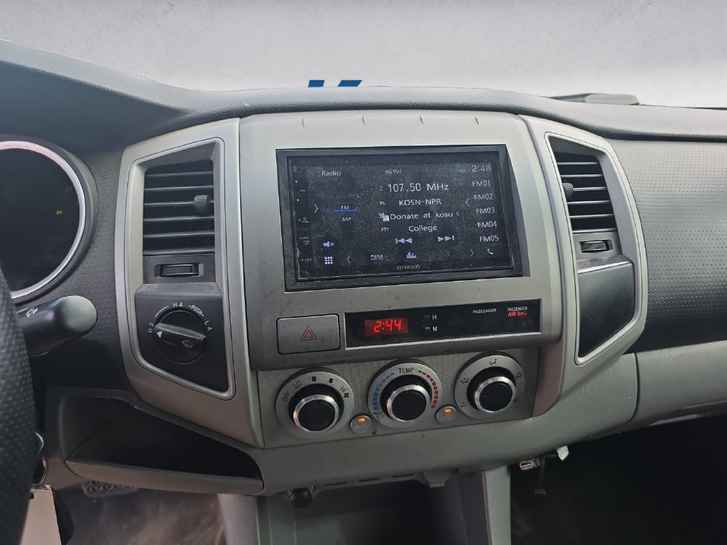 Used 2011 Toyota Tacoma 4x4 Double Cab w/ TRD Sport Pkg w/JBL Audio image 11