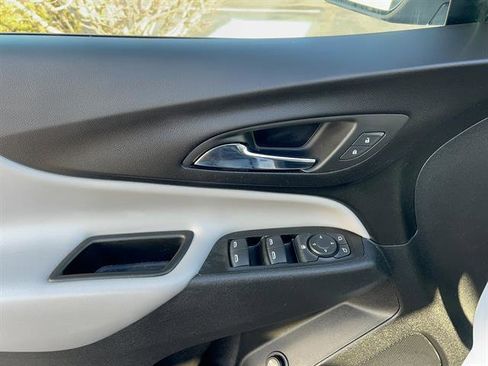 Used 2024 Chevrolet Equinox LT image 12