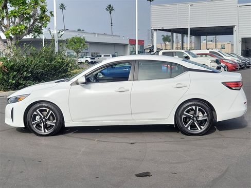 Used 2024 Nissan Sentra SV image 2