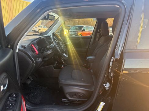 Used 2019 Jeep Renegade Trailhawk w/ LED Lighting Group image 10