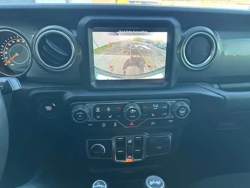 Used 2021 Jeep Wrangler Unlimited Sahara w/ Uconnect 4C Nav & Sound Group image 12