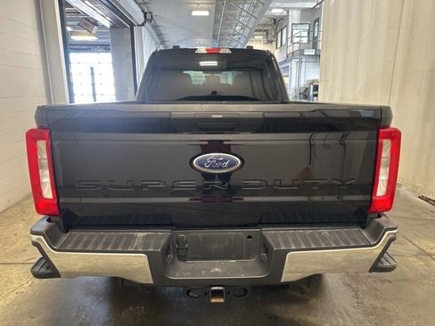 Used 2025 Ford F250 XLT image 5