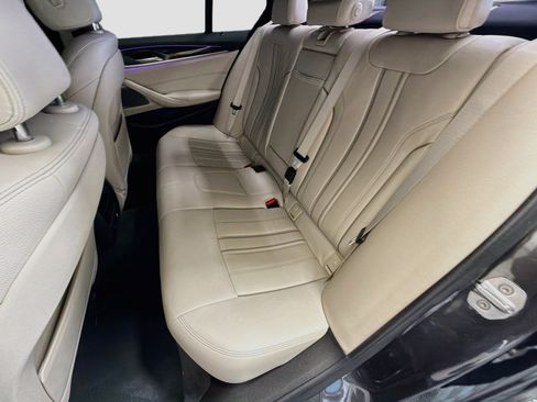 Used 2019 BMW 540i w/ M Sport Package RWD image 12