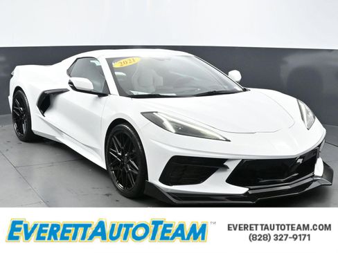 Used 2021 Chevrolet Corvette 2LT image 1