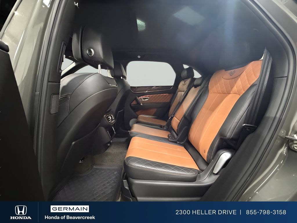 Used 2018 Bentley Bentayga AWD/4WD image 28