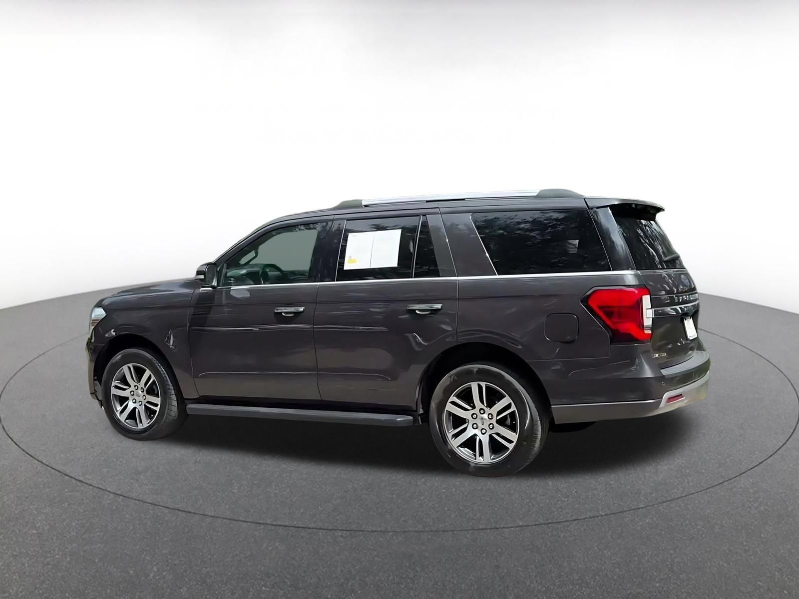 Used 2024 Ford Expedition Limited RWD image 10