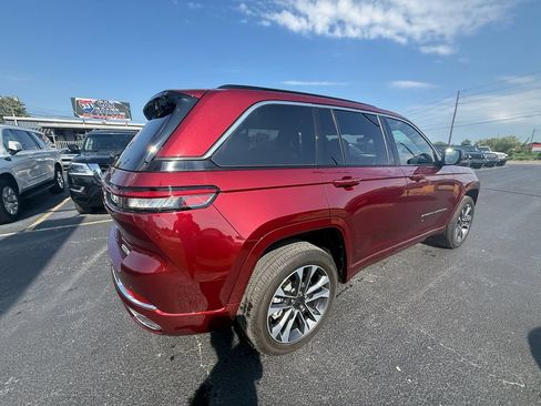 Used 2024 Jeep Grand Cherokee Overland AWD/4WD image 3