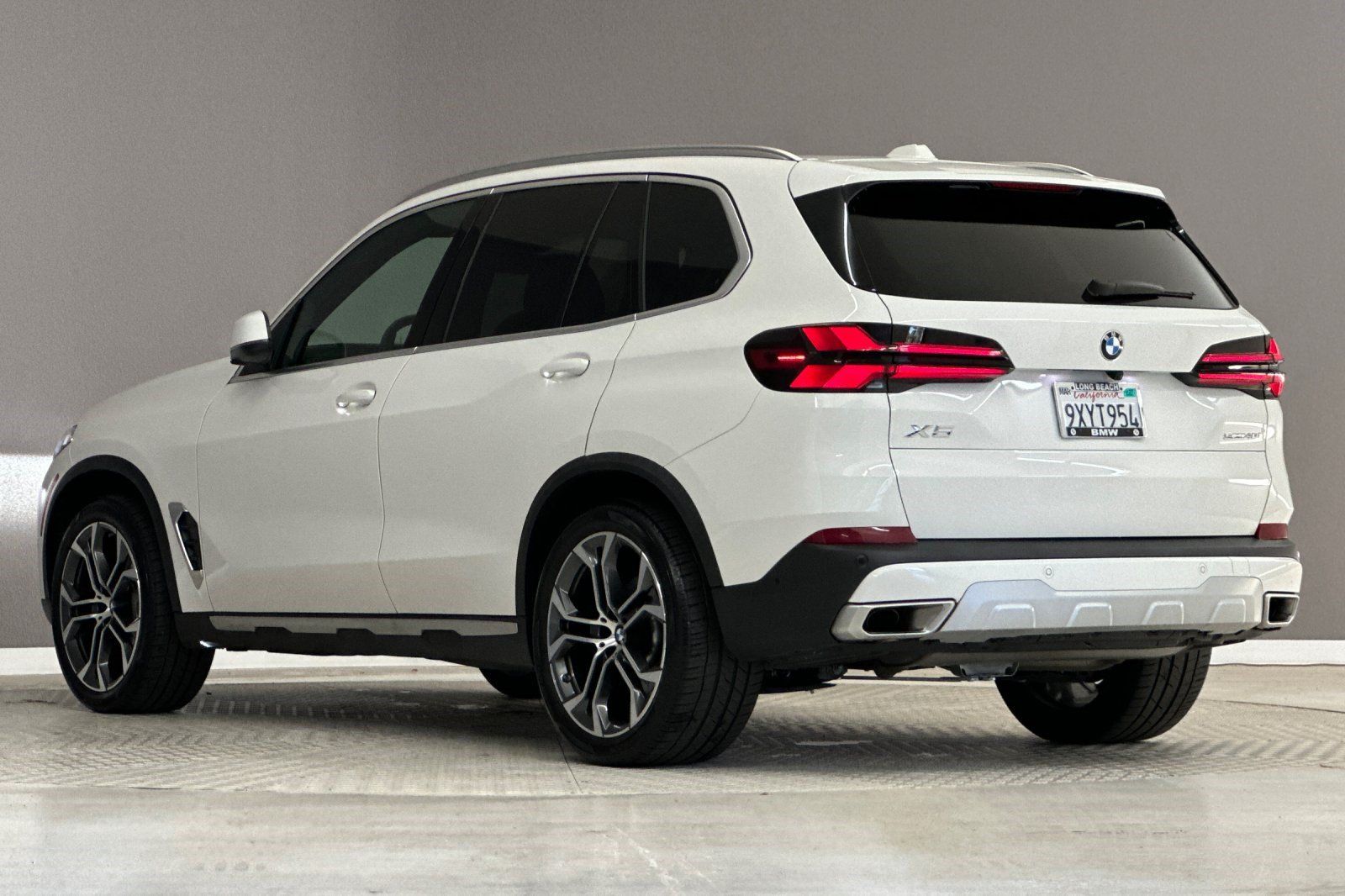 Used 2026 BMW X5 sDrive40i RWD image 3