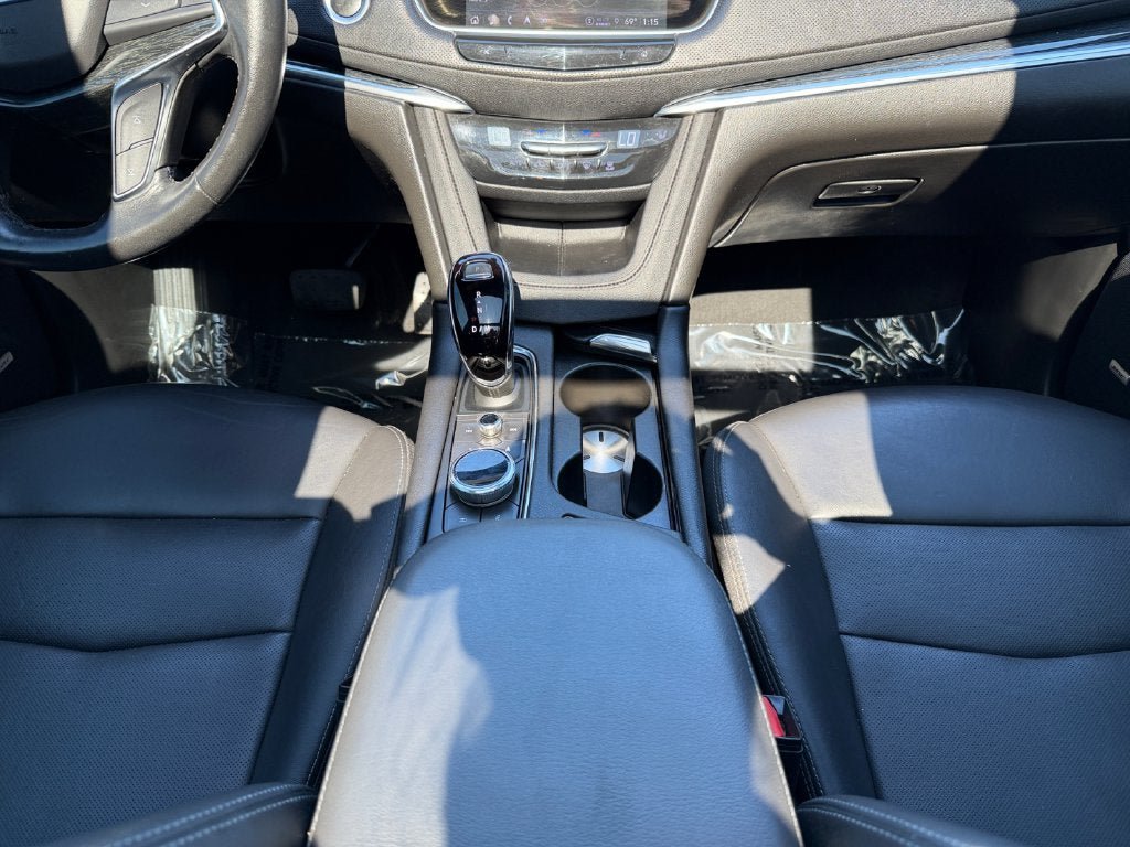 Used 2023 Cadillac XT5 Premium Luxury AWD/4WD image 13